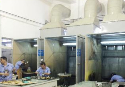Nikel Krom Aksesuarlar Galvanik Üretim Hattı Havacılık Pompasız Sprey Boya Odası